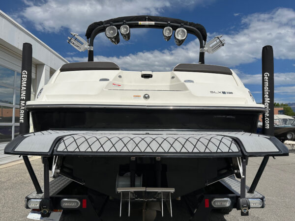 2017 23' Sea Ray "SLX-W 230" Surf - Image 9