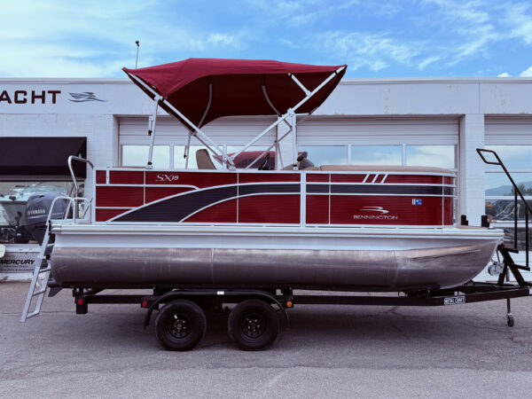 2021 18' Bennington "18 SLX" Pontoon Boat REDUCED