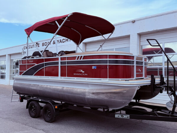 2021 18' Bennington "18 SLX" Pontoon Boat REDUCED - Image 2