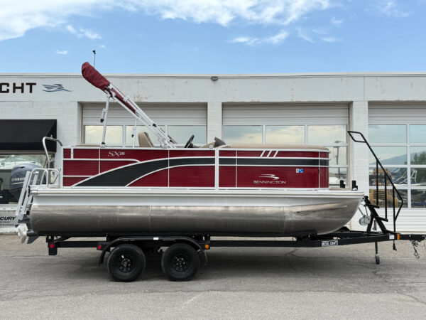 2021 18' Bennington "18 SLX" Pontoon Boat REDUCED - Image 4