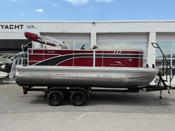 2021 18' Bennington "18 SLX" Pontoon Boat REDUCED - Image 5