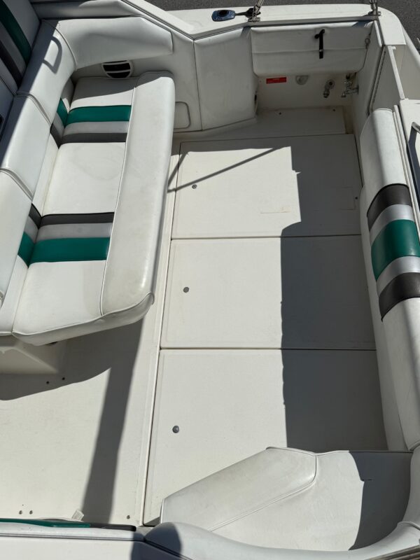1990 27' Sea Ray "270 Sundancer" - Image 19