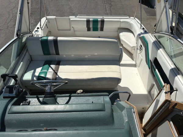 1990 27' Sea Ray "270 Sundancer" - Image 11