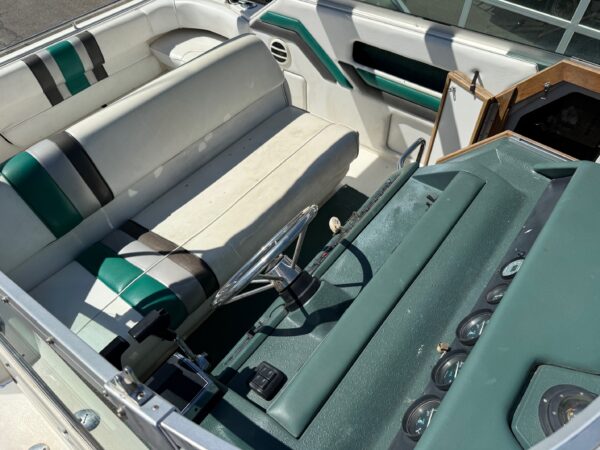 1990 27' Sea Ray "270 Sundancer" - Image 14