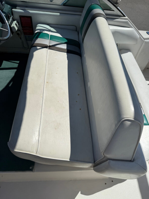 1990 27' Sea Ray "270 Sundancer" - Image 18