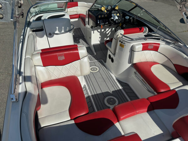 2005 28' MasterCraft "X80 STS" Bowrider - Image 17