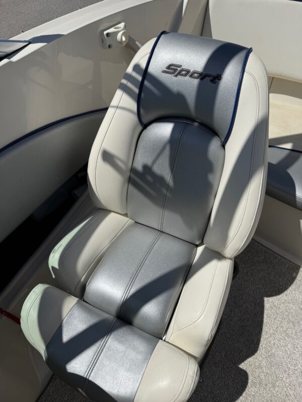2008 19' Sea Ray "195 Sport" Bowrider - Image 16