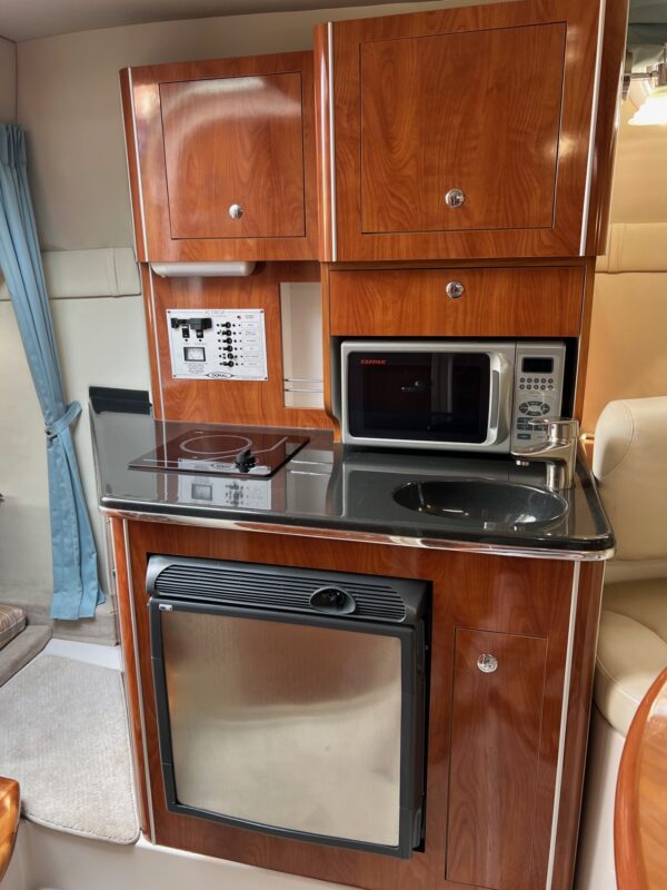 2009 26' Doral "Venezia" Cruiser - Image 26
