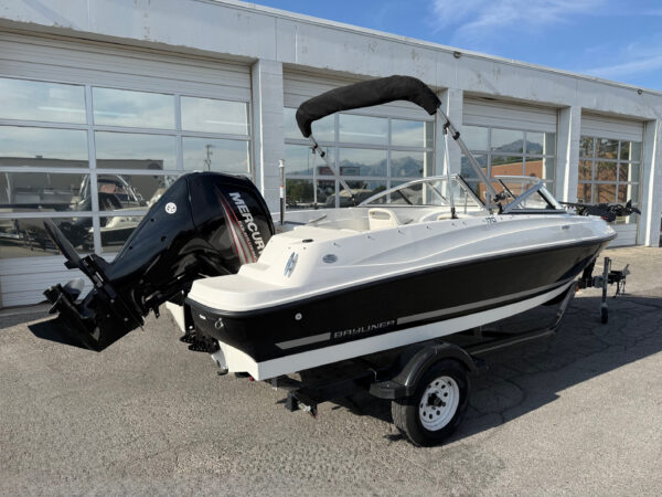 2015 17' Bayliner "170 Bowrider" - Image 3