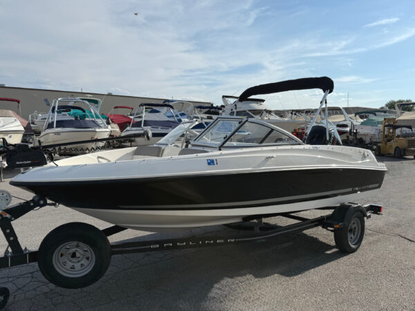 2015 17' Bayliner "170 Bowrider" - Image 5