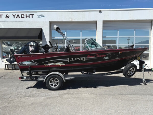 2015 18' Lund "1875 Crossover XS"