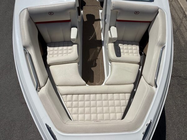 2017 24' Cobalt "R3WSS" SURF - Image 12