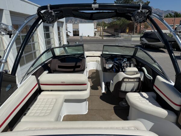 2017 24' Cobalt "R3WSS" SURF - Image 17