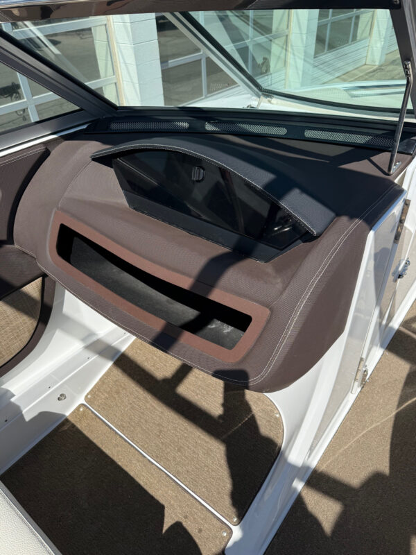 2017 24' Cobalt "R3WSS" SURF - Image 18
