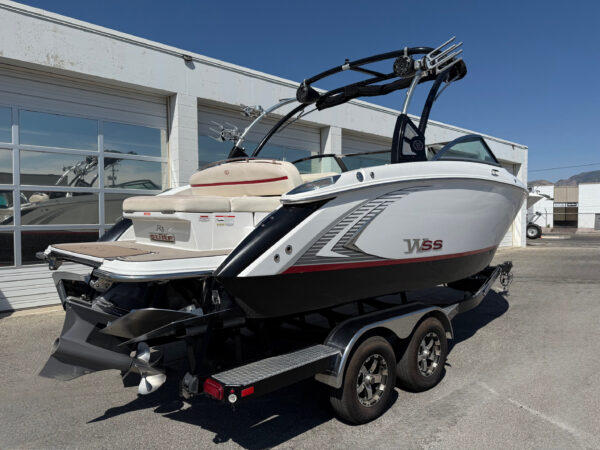 2017 24' Cobalt "R3WSS" SURF - Image 3