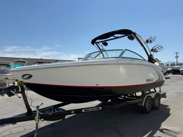 2017 24' Cobalt "R3WSS" SURF - Image 4
