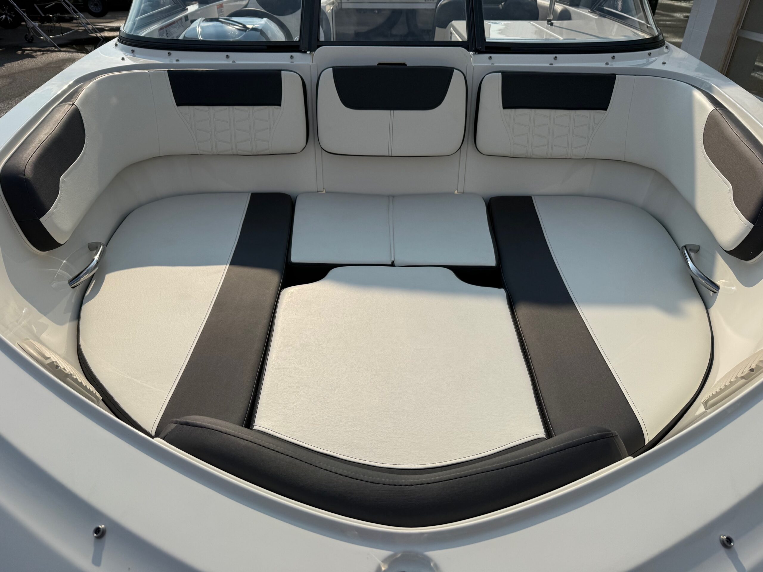 2021 22' Bayliner "VR6 Bowrider" - Image 10