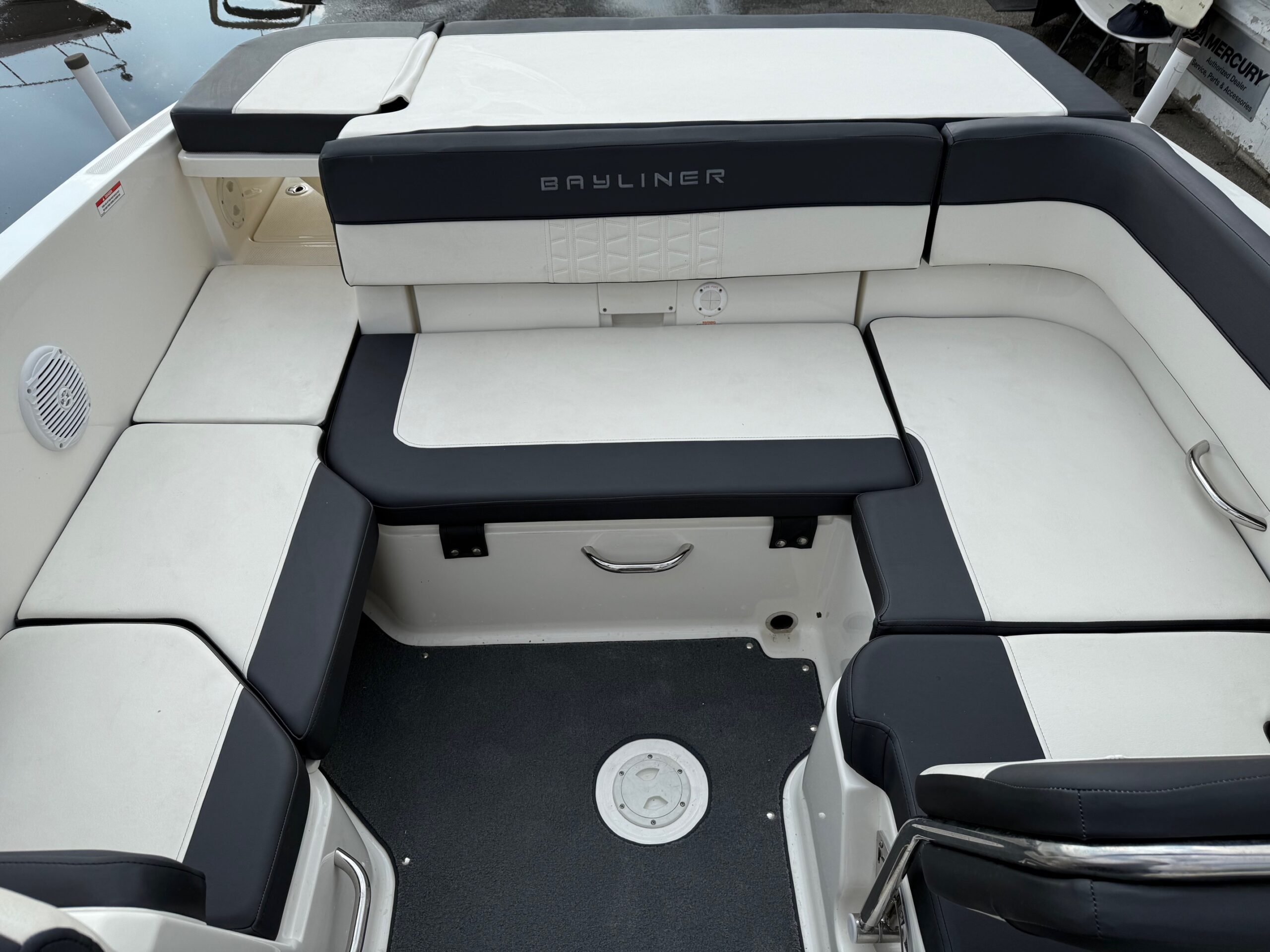 2021 22' Bayliner "VR6 Bowrider" - Image 11