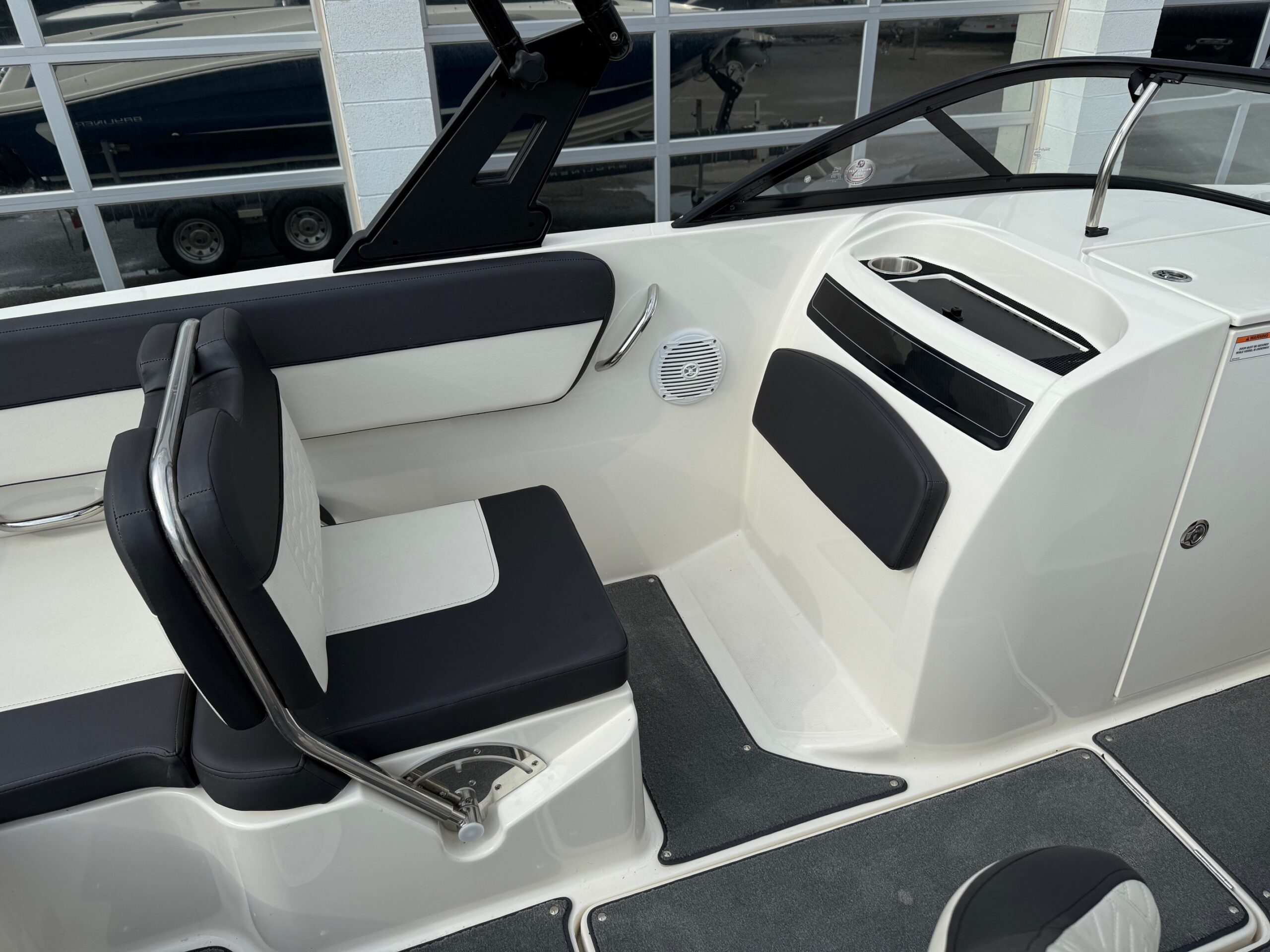 2021 22' Bayliner "VR6 Bowrider" - Image 18