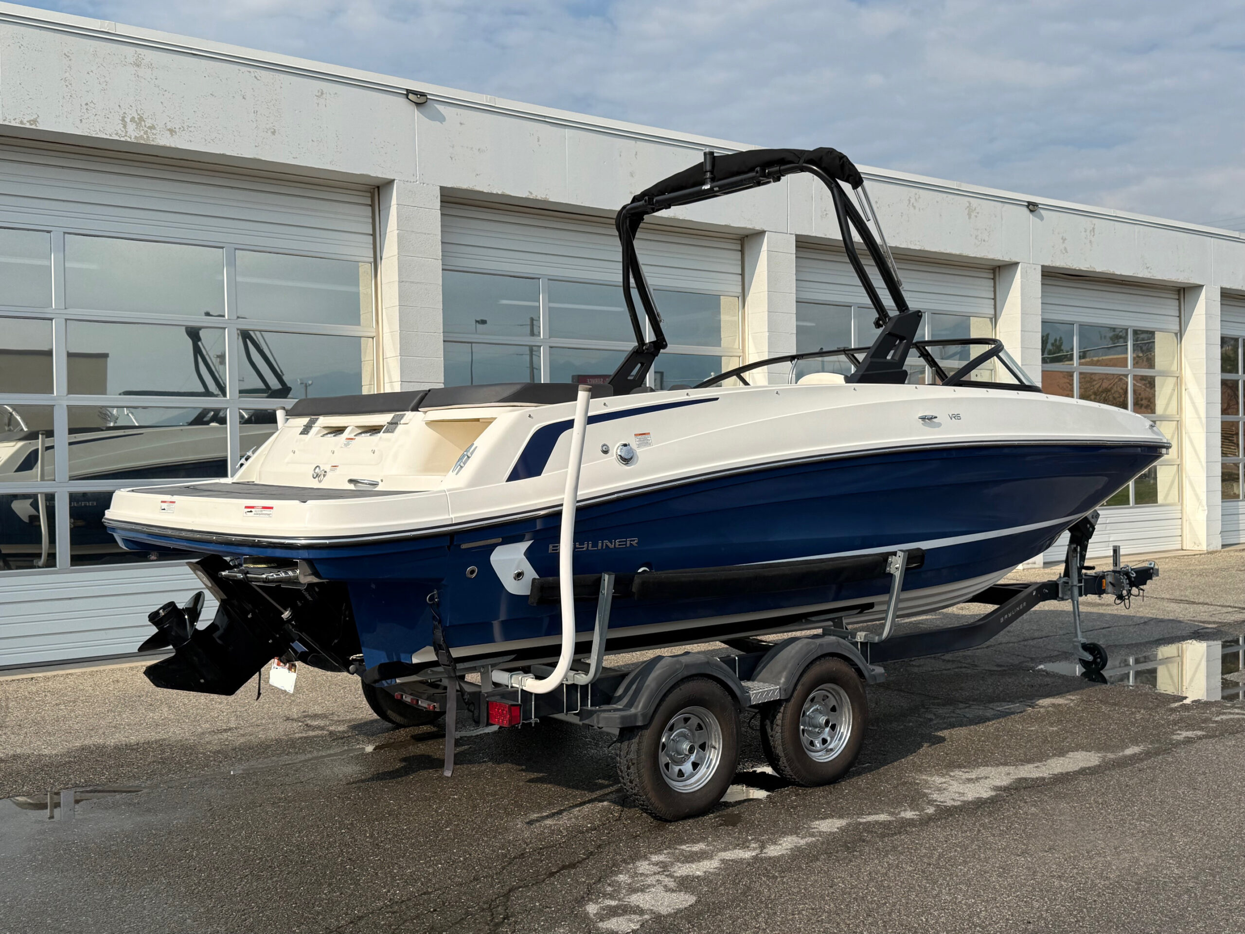 2021 22' Bayliner "VR6 Bowrider" - Image 3