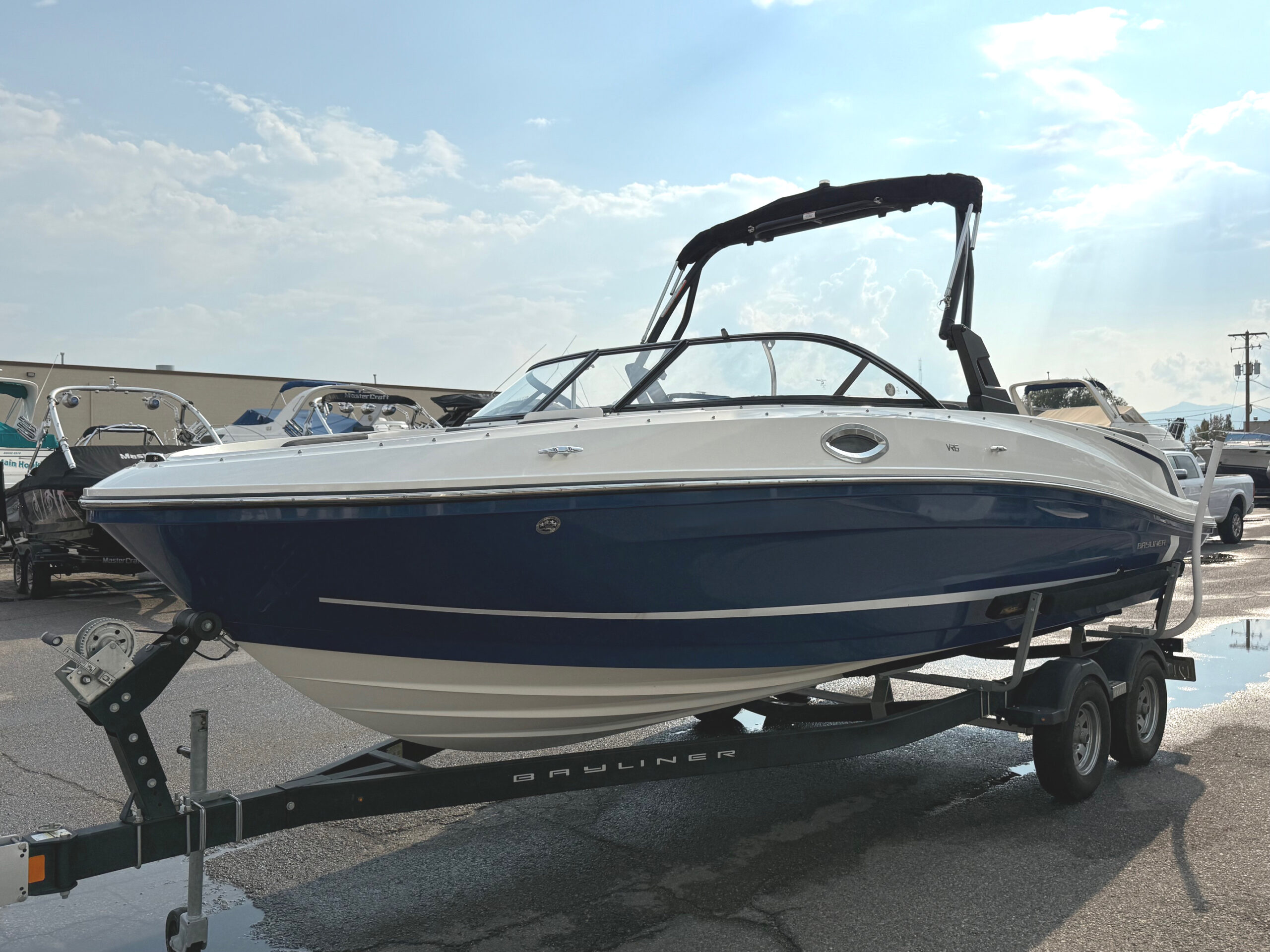 2021 22' Bayliner "VR6 Bowrider" - Image 4