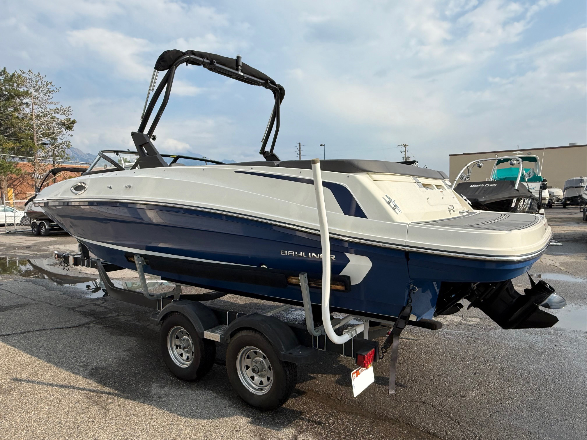 2021 22' Bayliner "VR6 Bowrider" - Image 5