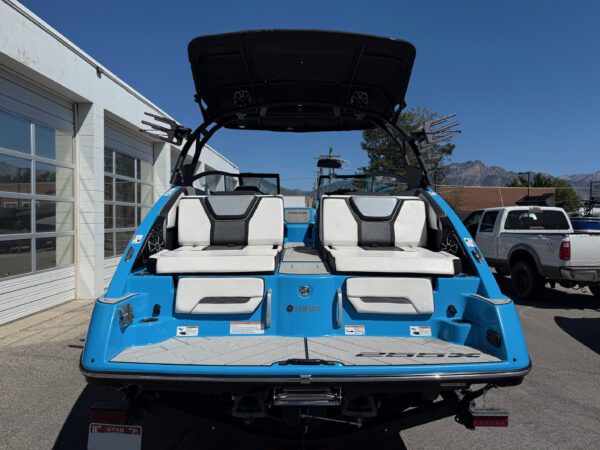 2023 25' Yamaha Wake Series "255 XD" - Image 6