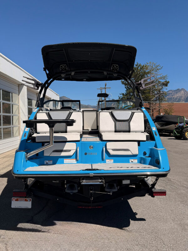 2023 25' Yamaha Wake Series "255 XD" - Image 7