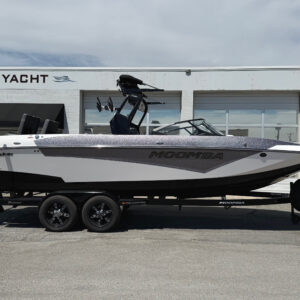 2023 25' Moomba "MAKAI" Bowrider