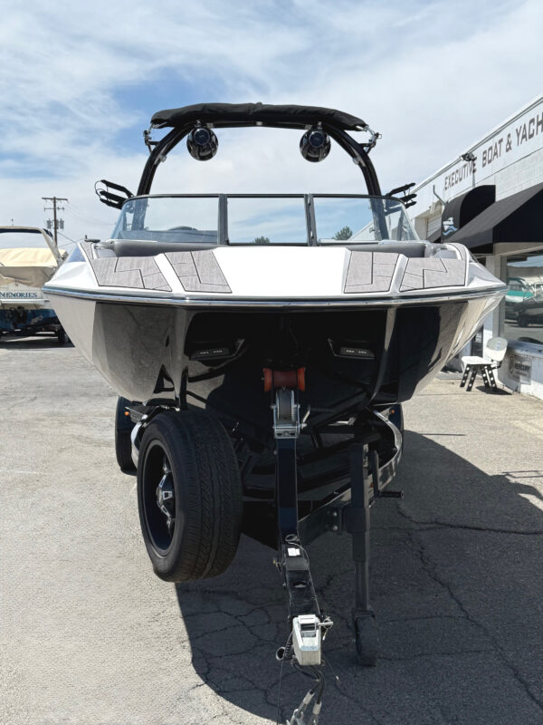 2023 25' Moomba "MAKAI" Bowrider - Image 7