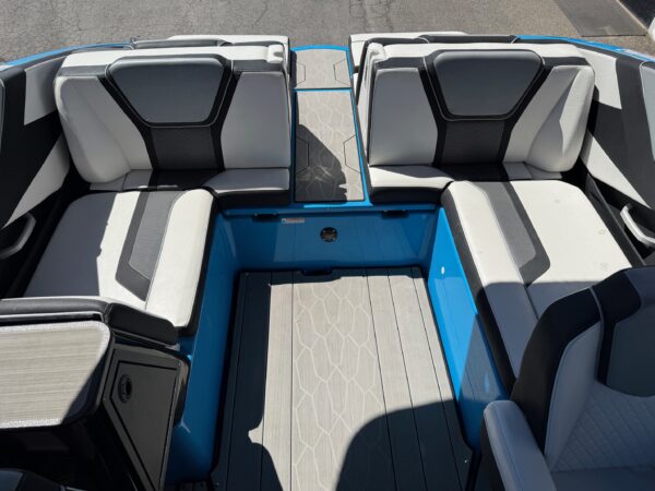 2023 25' Yamaha Wake Series "255 XD" - Image 18