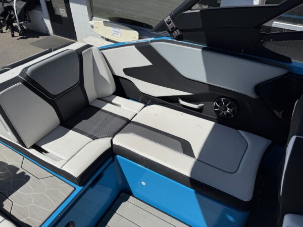 2023 25' Yamaha Wake Series "255 XD" - Image 32