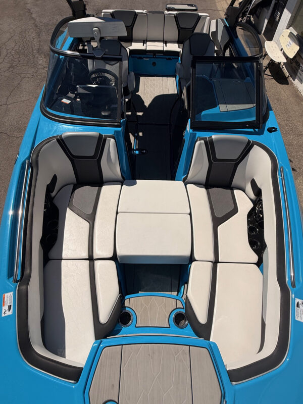 2023 25' Yamaha Wake Series "255 XD" - Image 11