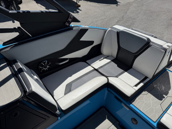 2023 25' Yamaha Wake Series "255 XD" - Image 16
