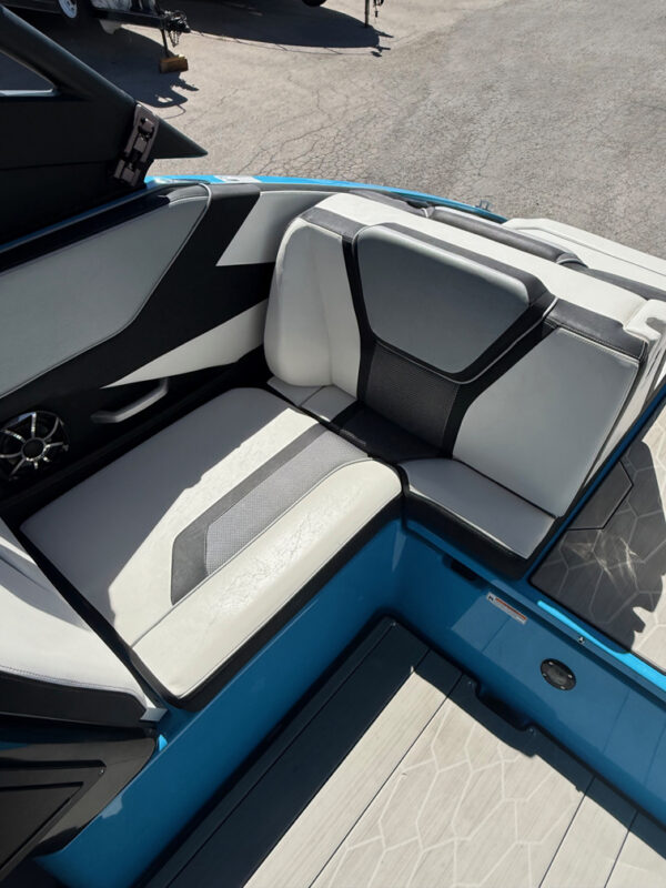 2023 25' Yamaha Wake Series "255 XD" - Image 17