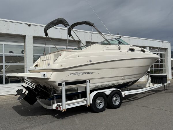 1999 26' Monterey "262 Cruiser" - Image 3