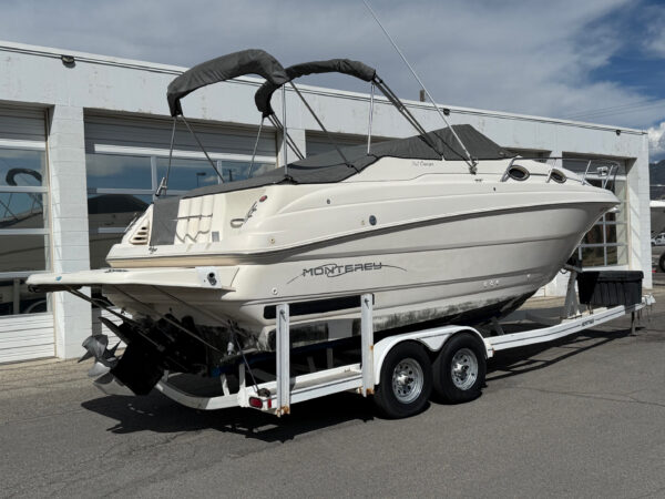 1999 26' Monterey "262 Cruiser" - Image 8