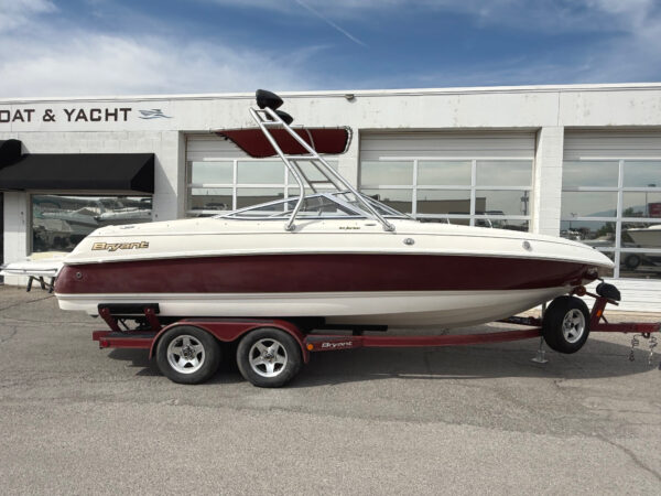2003 23' Bryant "232 Bowrider"