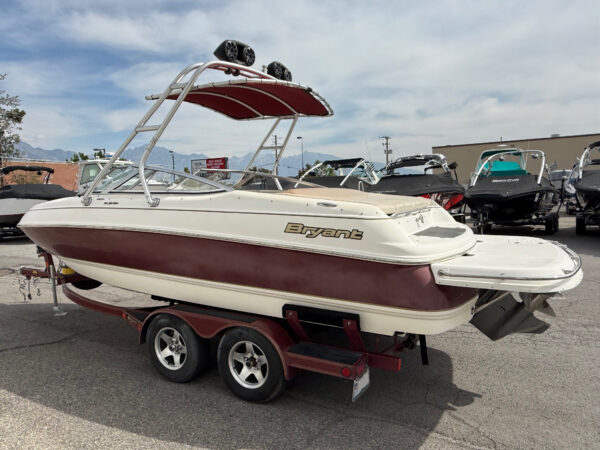 2003 23' Bryant "232 Bowrider" - Image 5