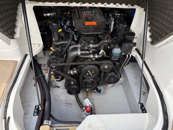 2004 24' Crownline "240 EX" Deck Boat - Image 30
