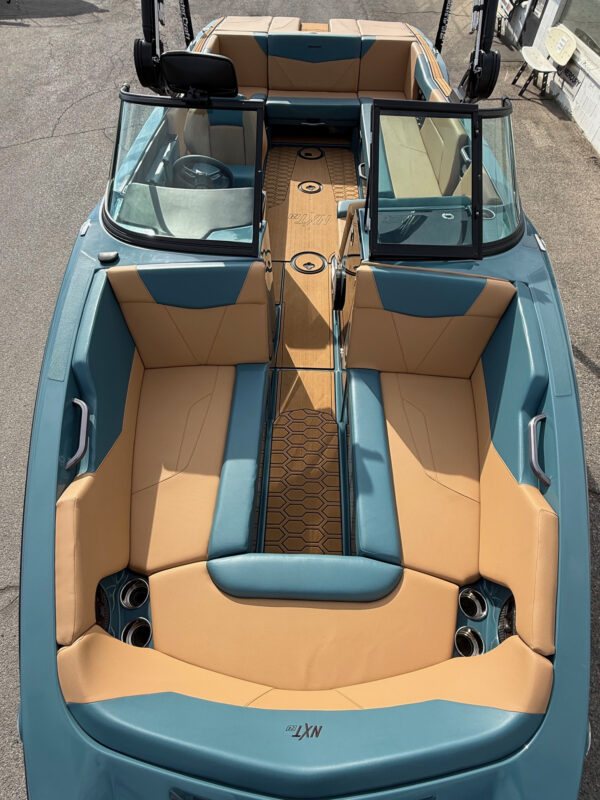 2025 24' MasterCraft "NXT24" Bowrider - Image 11