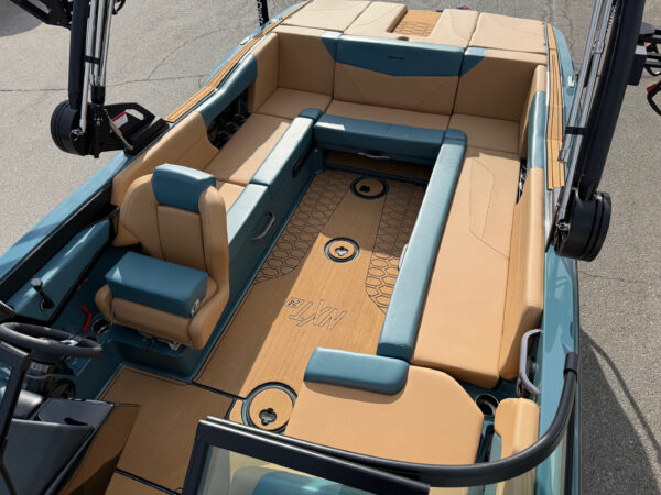 2025 24' MasterCraft "NXT24" Bowrider - Image 13