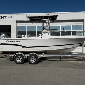 2007 21' Proline "21 Sport" Center Console