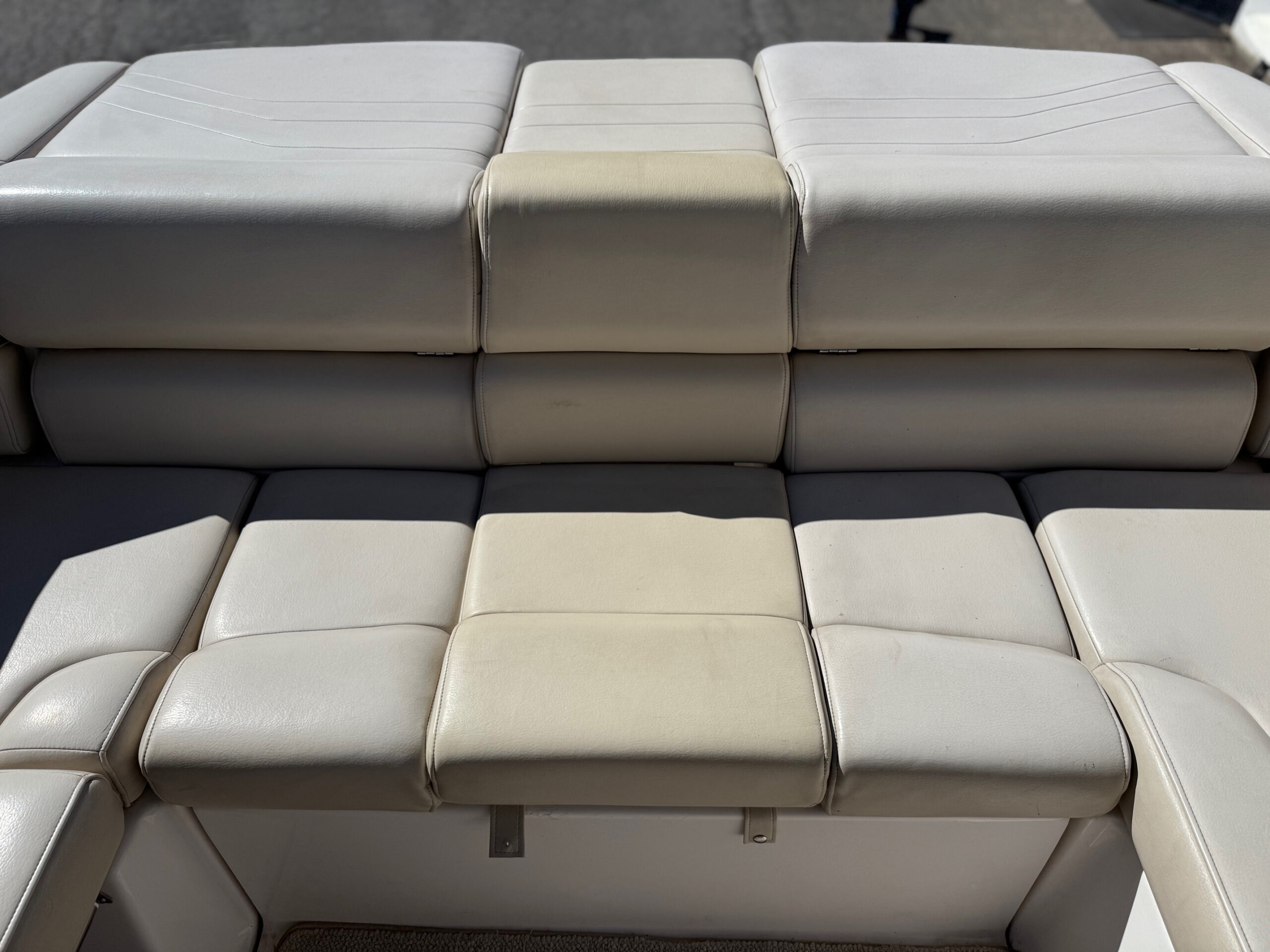 2008 27' Regal "2700 Bowrider" - Image 17