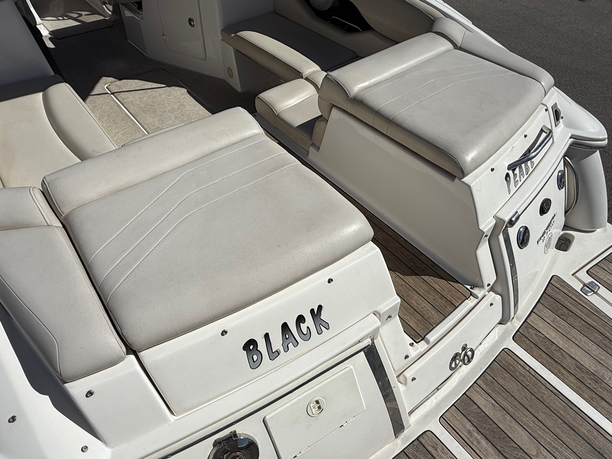 2008 27' Regal "2700 Bowrider" - Image 18