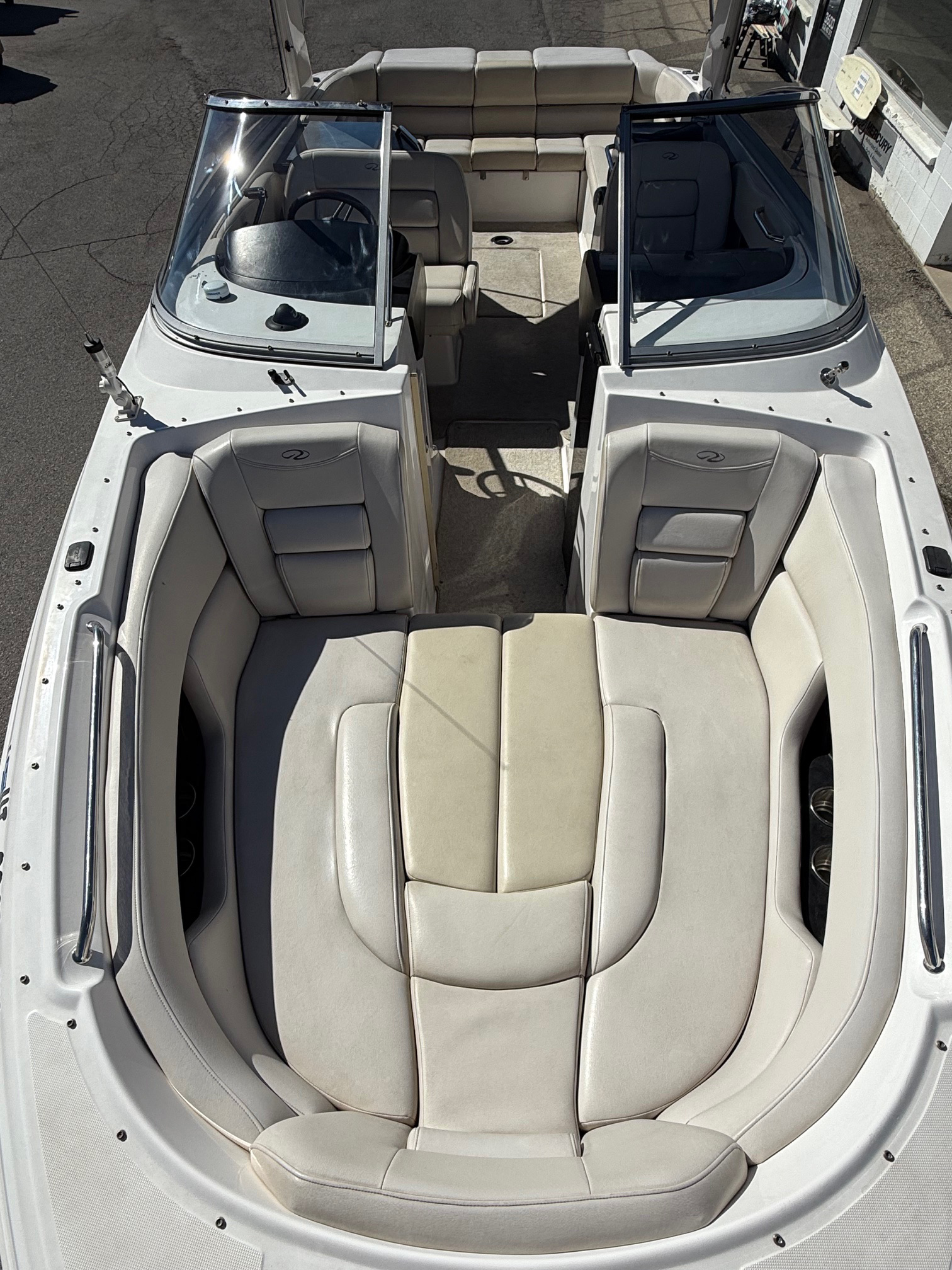 2008 27' Regal "2700 Bowrider" - Image 3