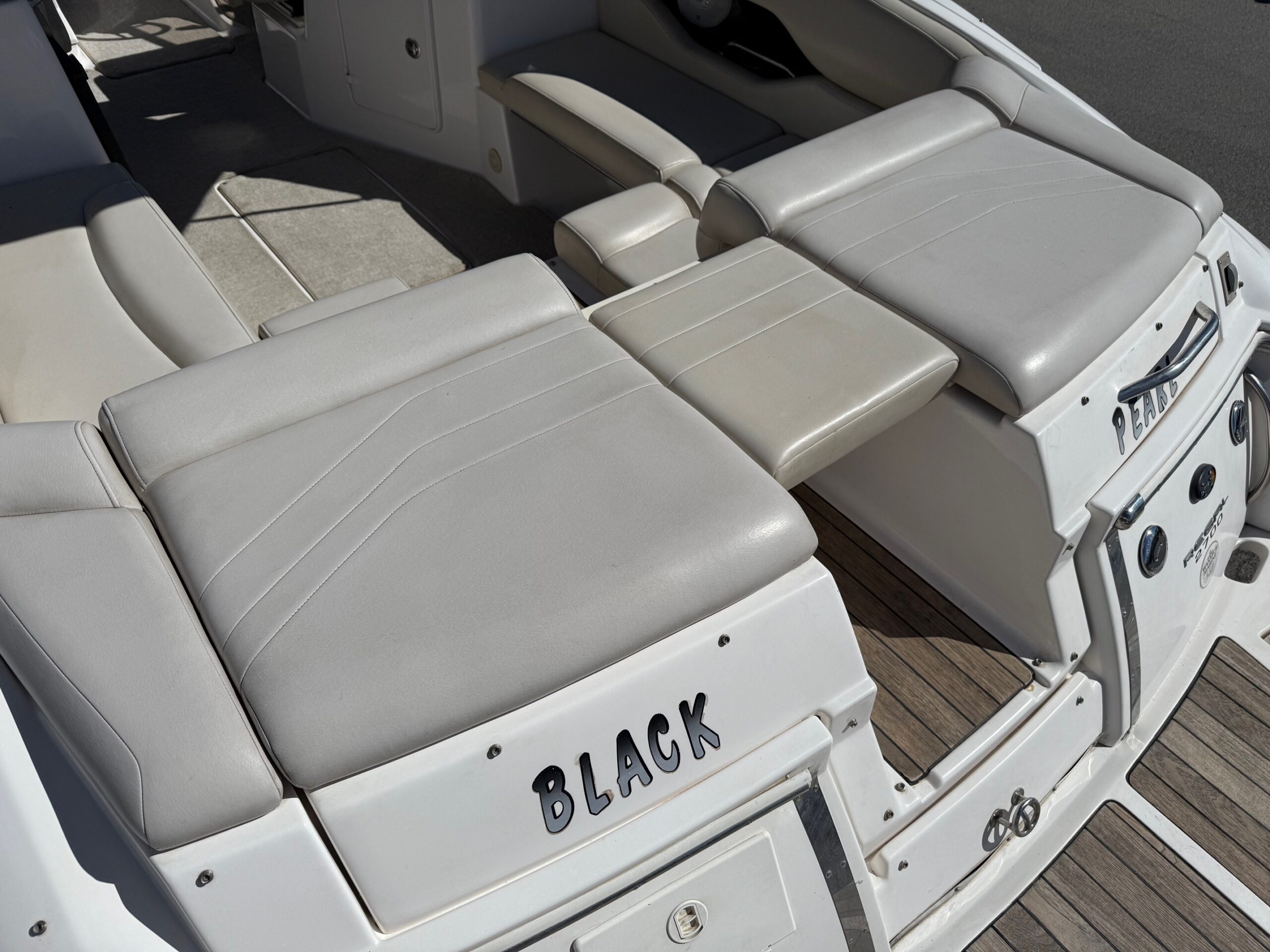 2008 27' Regal "2700 Bowrider" - Image 31