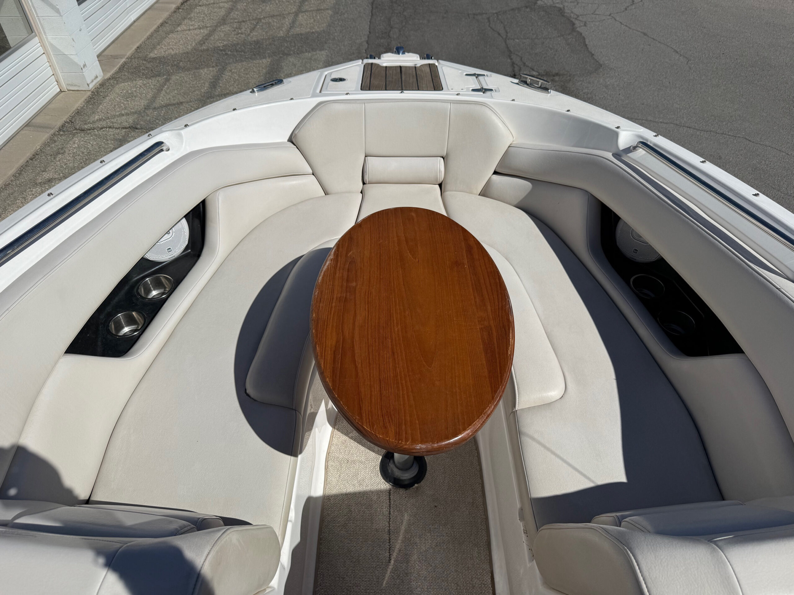 2008 27' Regal "2700 Bowrider" - Image 9