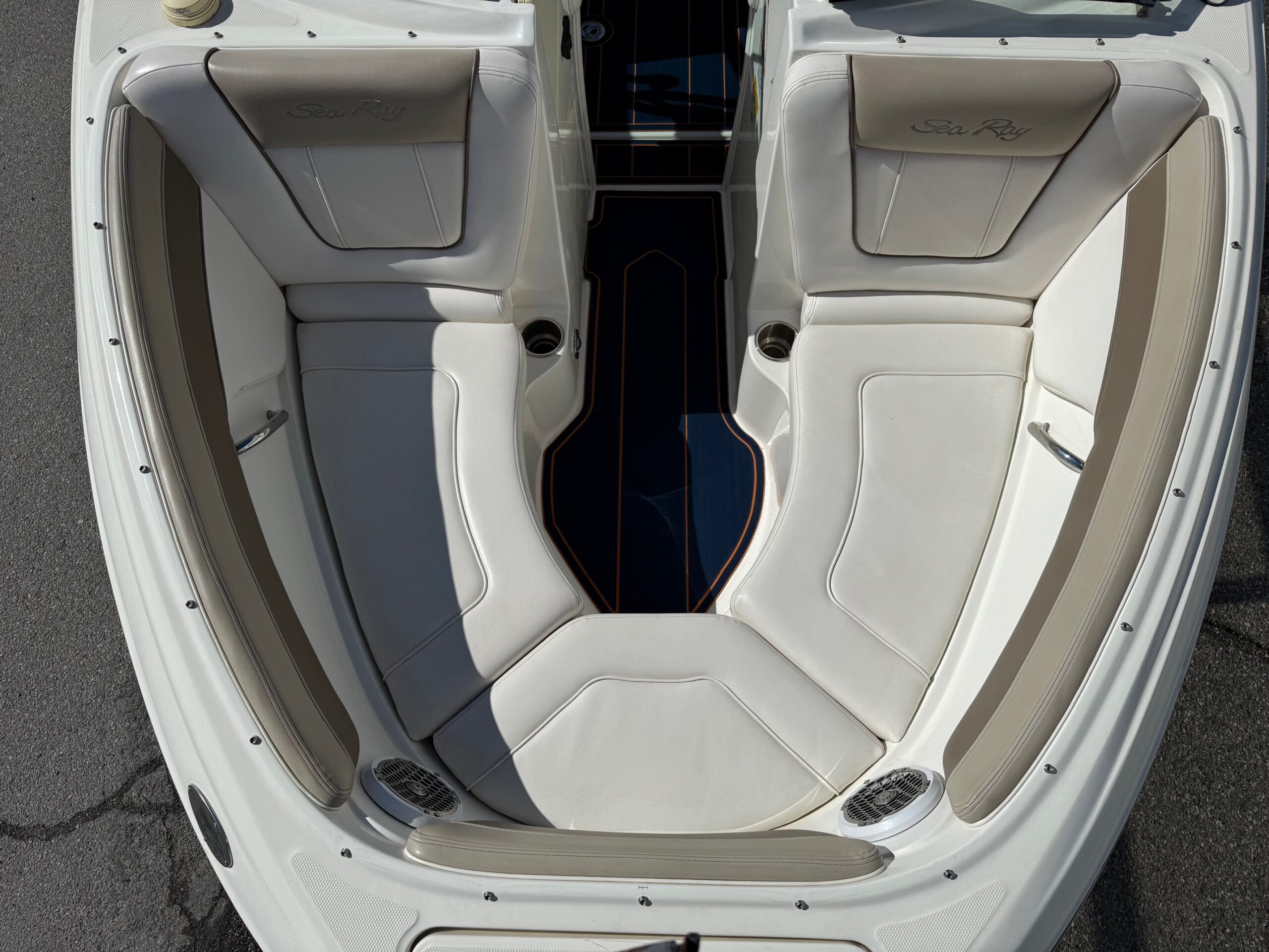 2011 21' Sea Ray "210 SLX Fission" Bowrider - Image 10