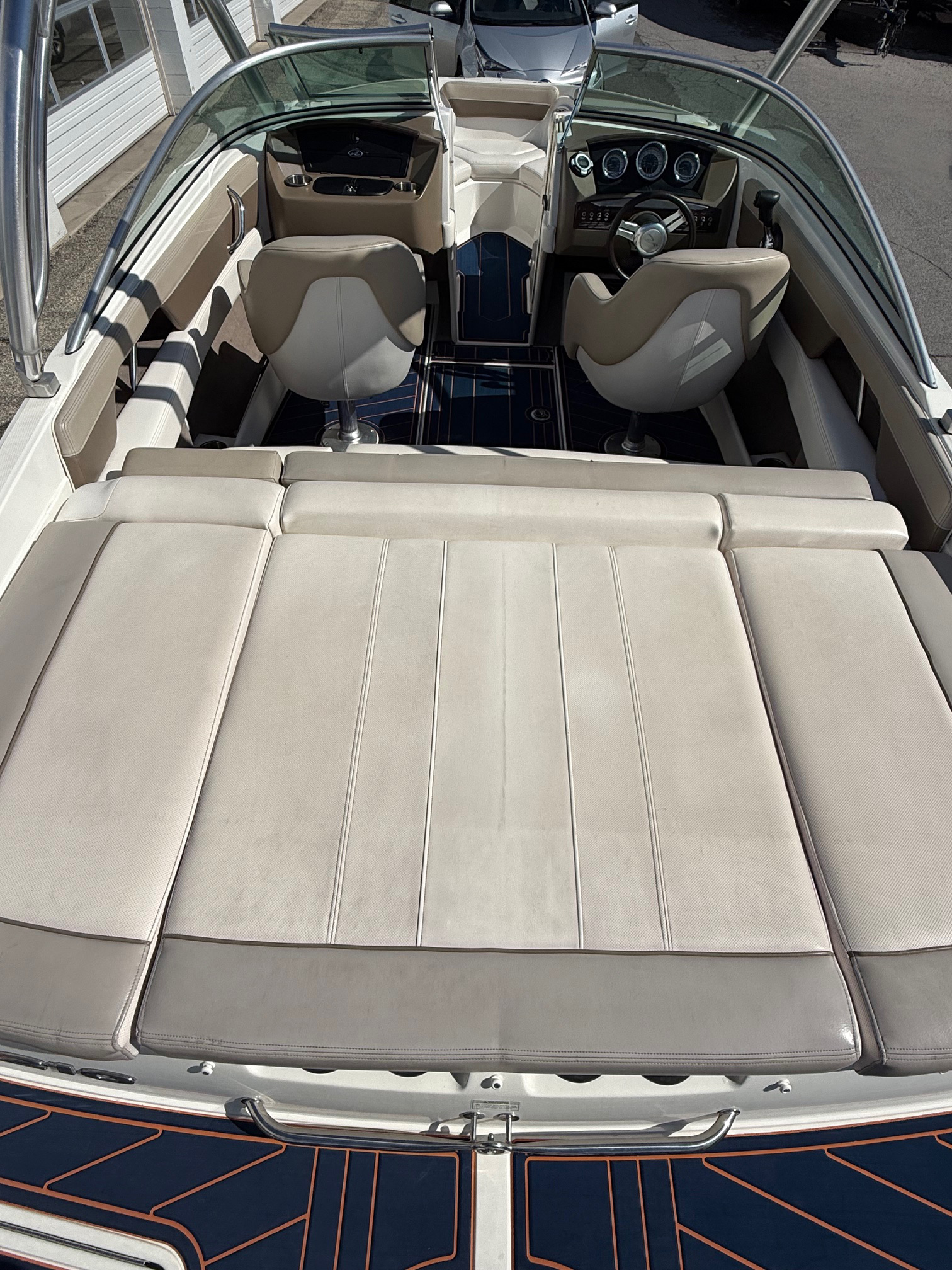 2011 21' Sea Ray "210 SLX Fission" Bowrider - Image 25